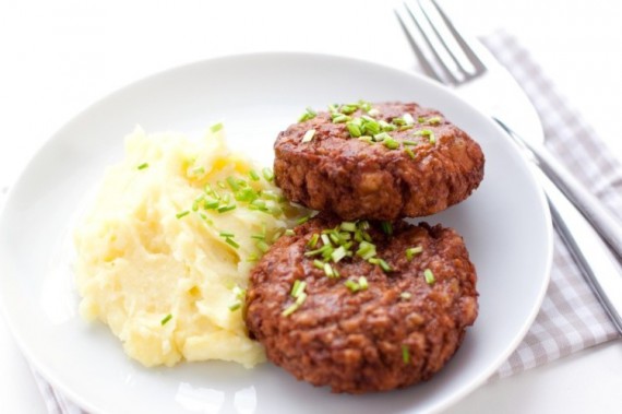 Fleischlaberl Mit Erdäpfelpüree So Schmeckt NÖ